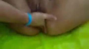 Fingering makes a Costa Rican squirt and cum hard
