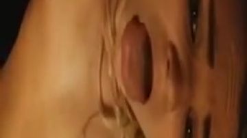 Vanessa veut les plus grosses bites