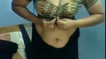 Big tit Indian flaunts it