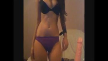 Latina culona flirta in webcam