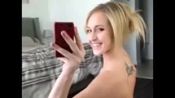 Blonde loves taking sexy selfies naked