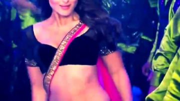360px x 202px - Kareena Kapoor Hot Dancing - PORNDROIDS.COM