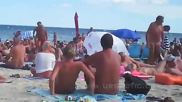 Beach fucking at Woman Filmed